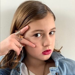 Meet your Posher, Charlotte